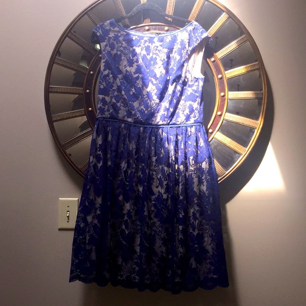 Maggy London lace dress